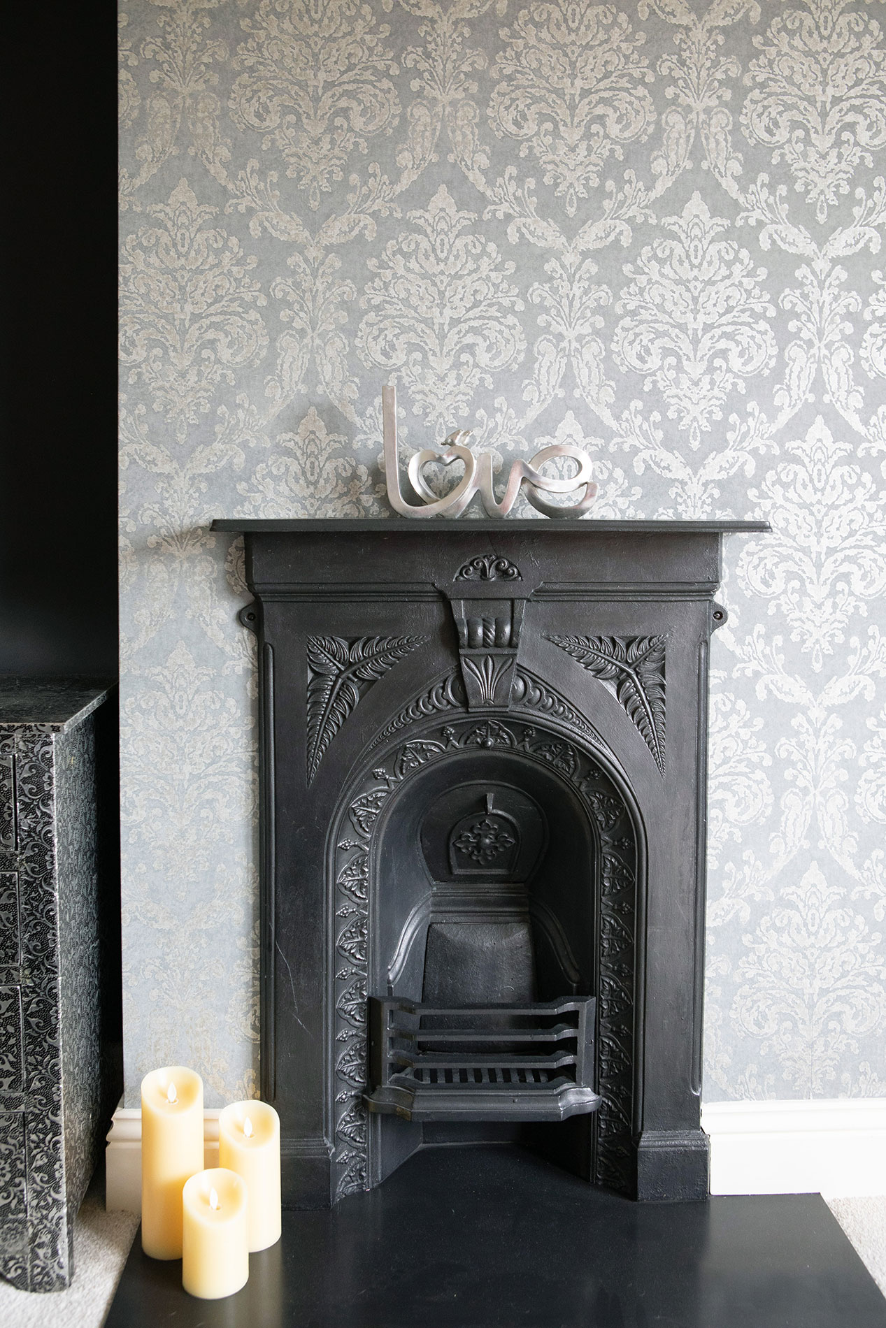 Wallpaper Feature Fireplace, Shefford